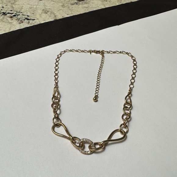 Signed Avon Gold Tone Necklace With Rhinestone Loop - Picture 6 of 10